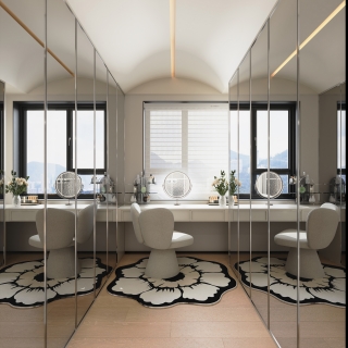 意式衣帽间特写