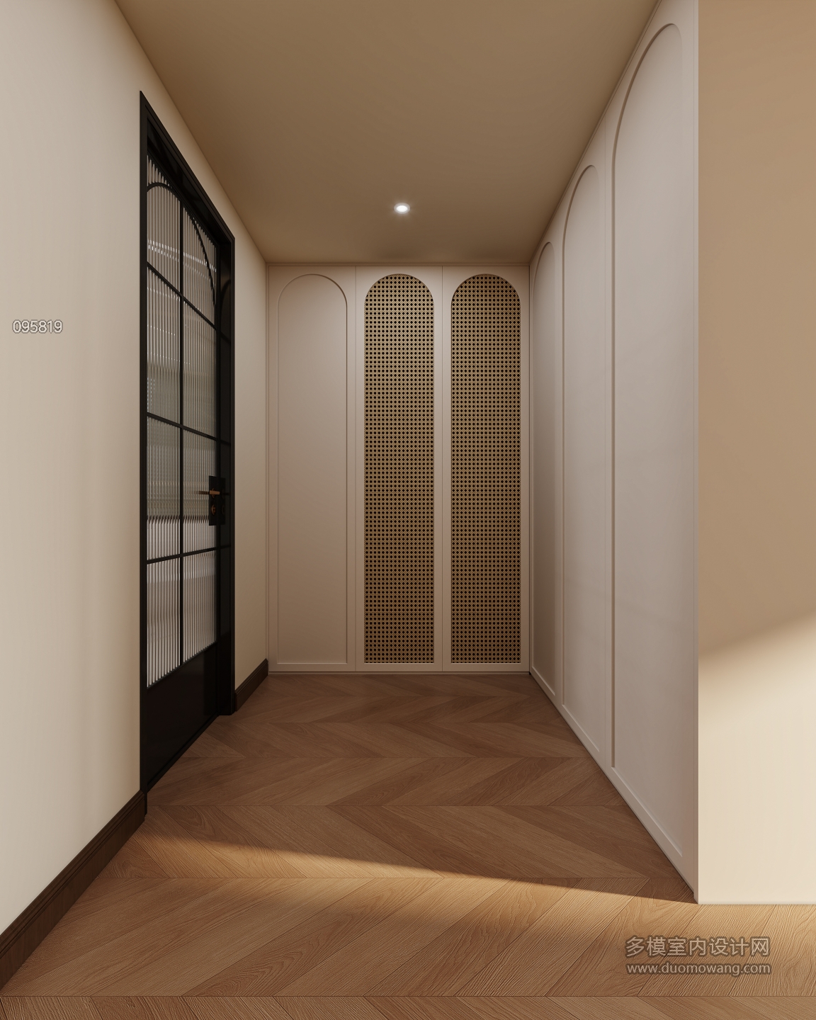 中古主卧衣帽间